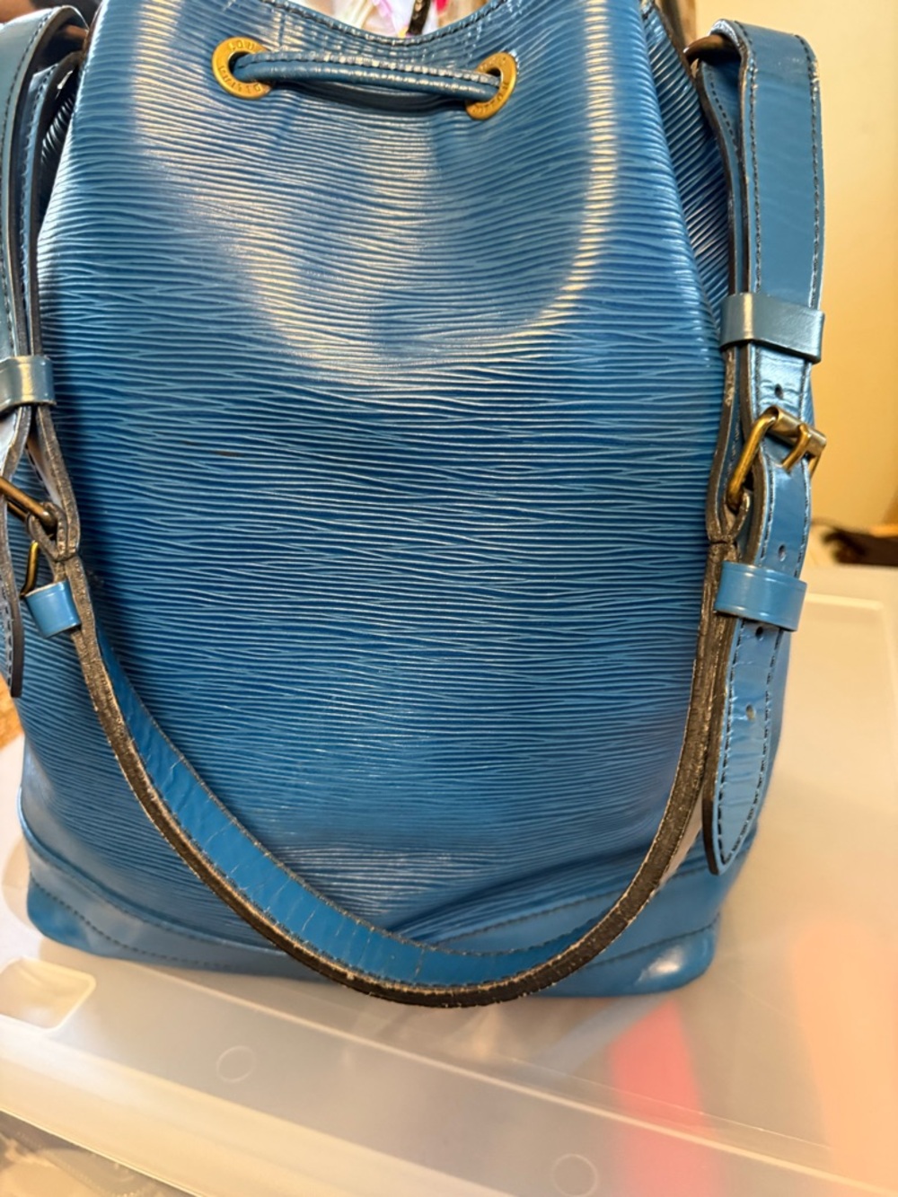 Louis Vuitton Epi Leather Noé Bucket Bag – Blue (Vintage) – Includes COA - Picture 4 of 17